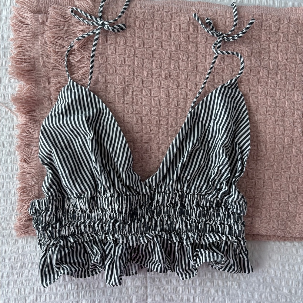 striped top 🖤